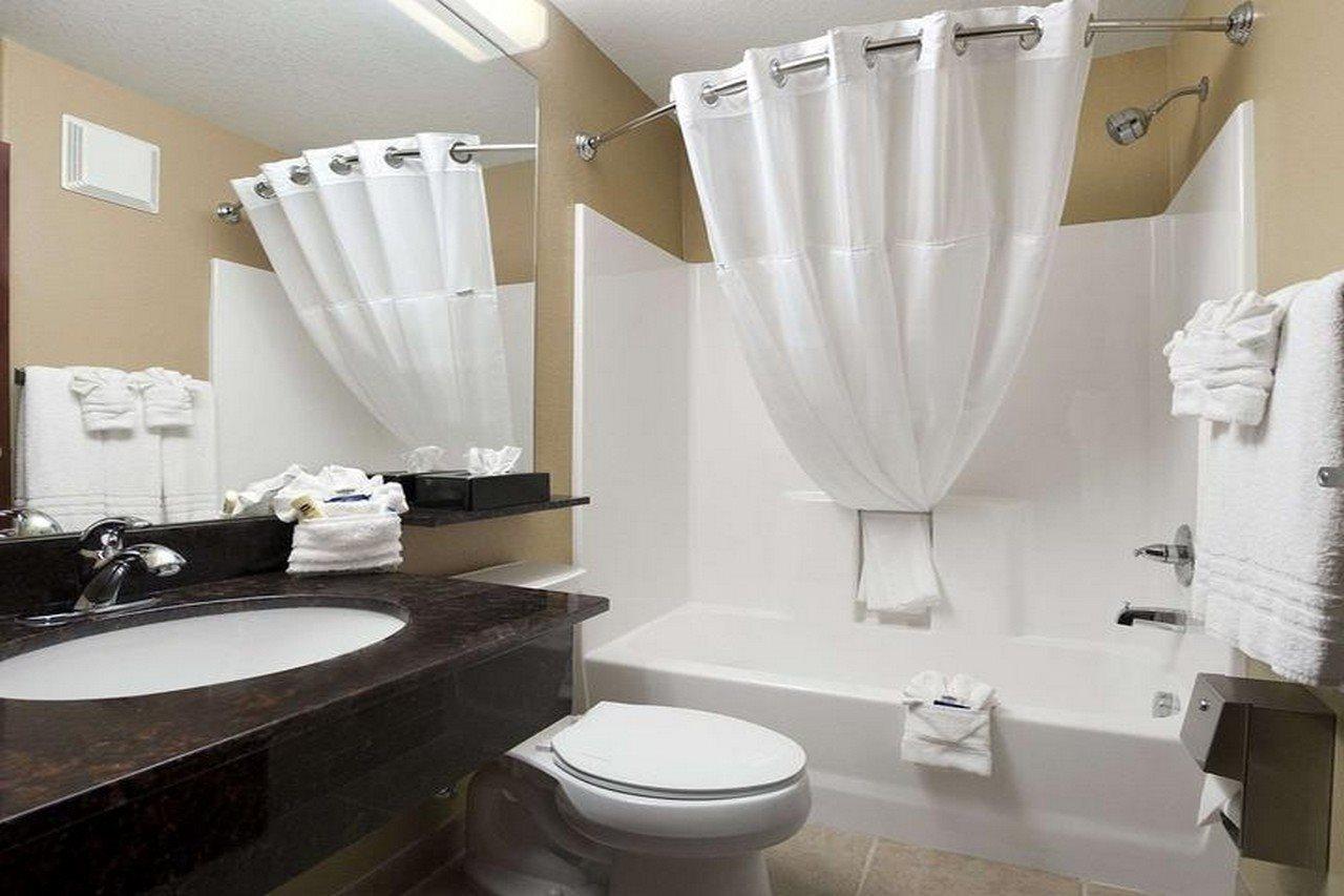 Garner Hotel Gonzales By Ihg Экстерьер фото