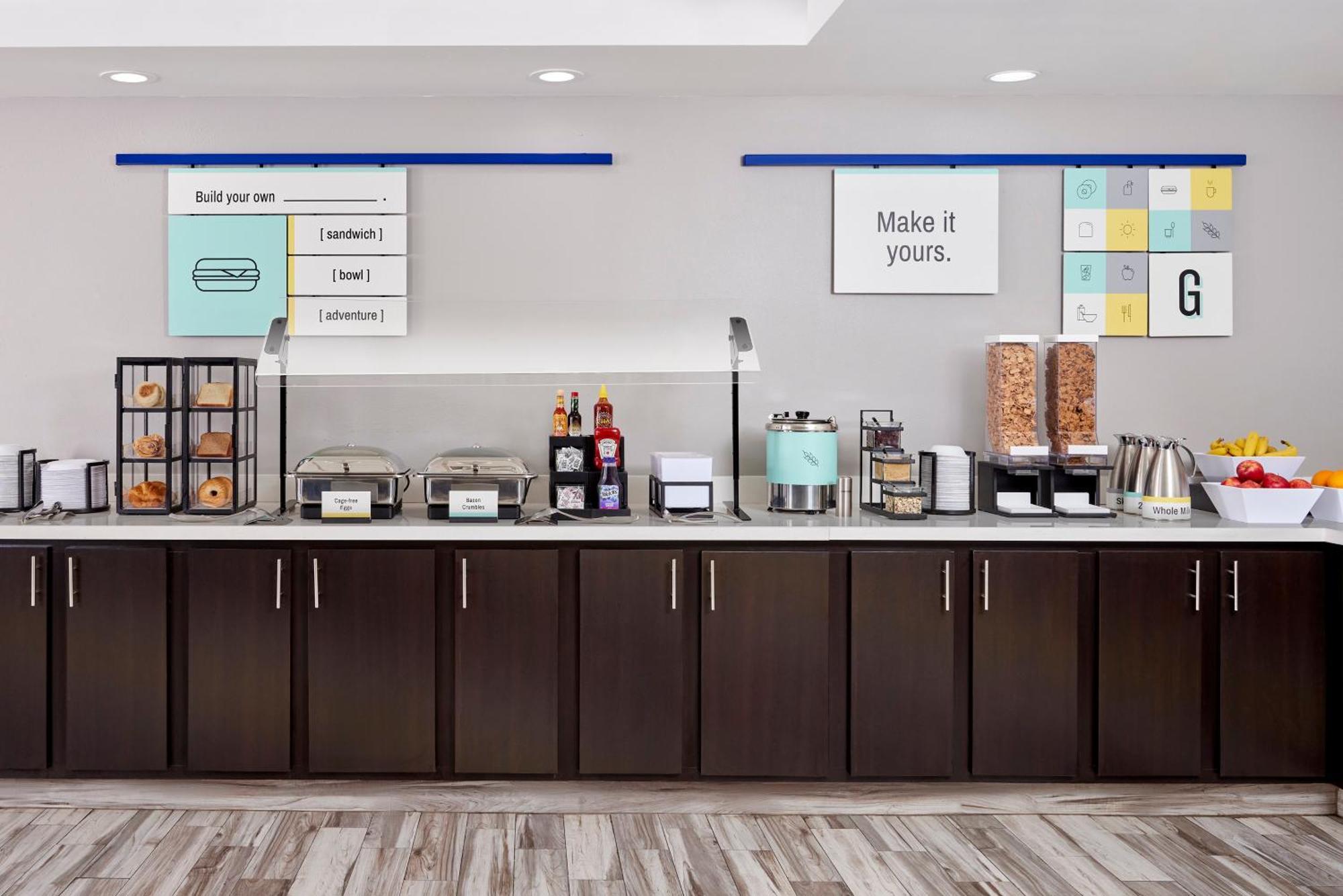 Garner Hotel Gonzales By Ihg Экстерьер фото