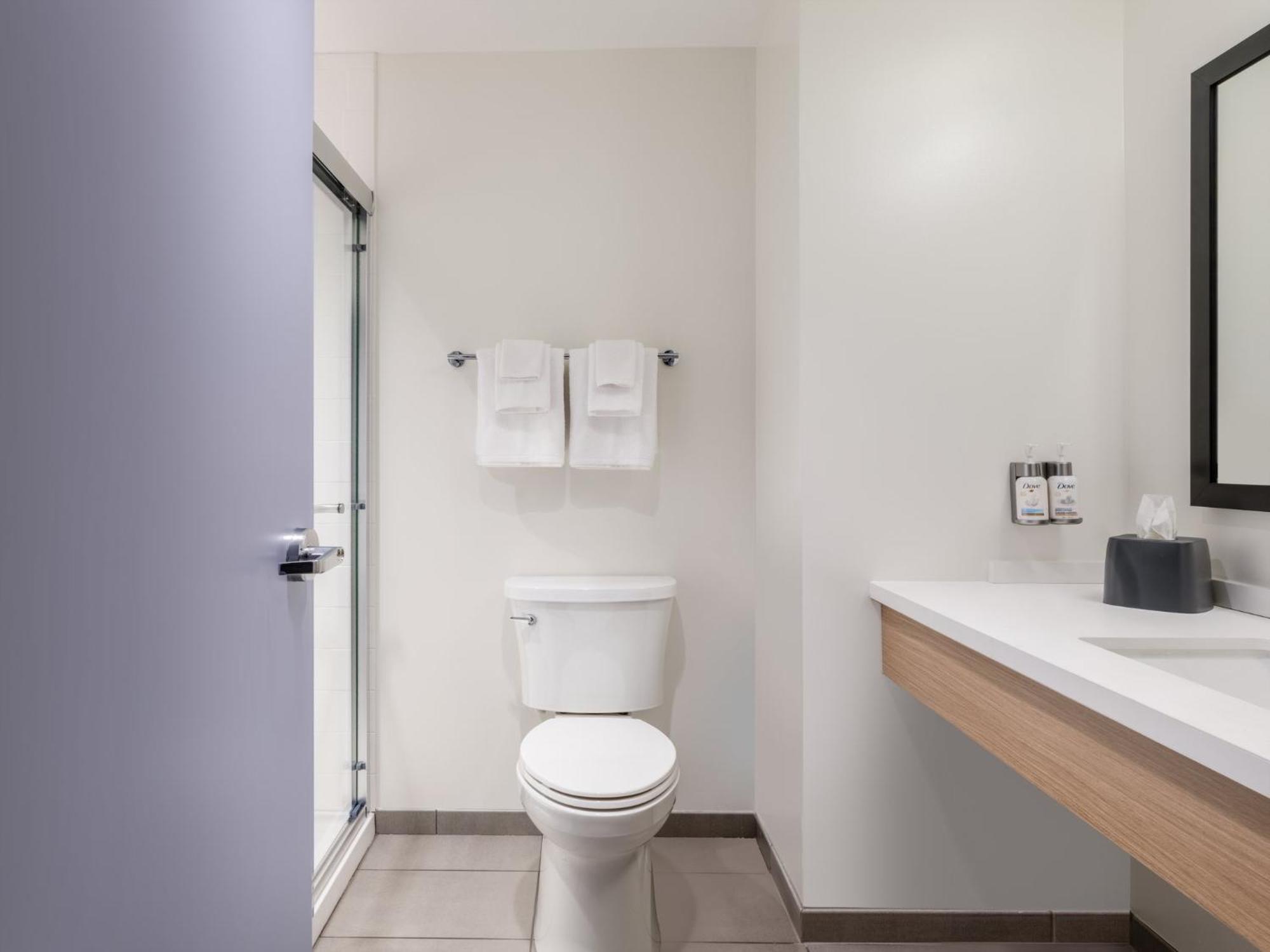 Garner Hotel Gonzales By Ihg Экстерьер фото